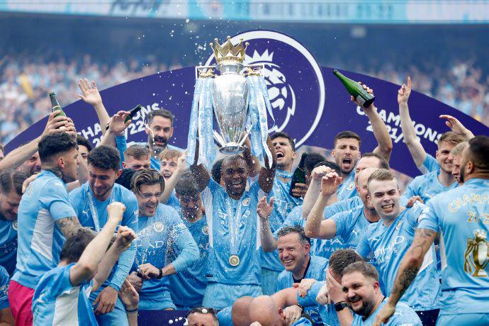 上赛季战绩回顾：广东在上赛季常规赛仅仅取得31胜15负的战绩，最终排名第7，创造球队近些年的常规赛最差排名纪录。（广东上季仅31胜15负，常规赛第7收官创近年最差排名）