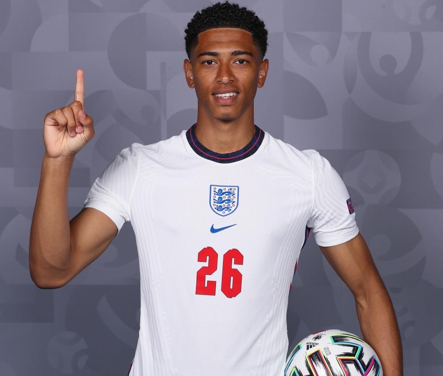 科瓦奇：我会从防守角度评价前锋，吉拉西在攻防两端都很努力（科瓦奇：评价前锋我更看重防守，吉拉西在攻防两端都很投入）