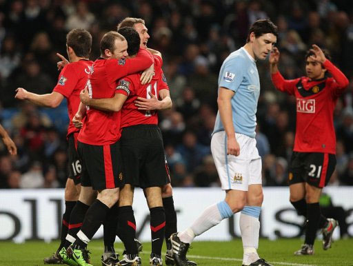 德天空：那不勒斯想签弗赖堡中场曼赞比顶替受伤的德布劳内