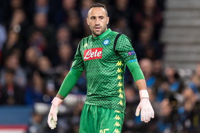 CBA史上最远的三分绝杀，就连深圳男篮队友都满脸震惊（CBA诞生史上最远三分绝杀，深圳队友当场惊呆）