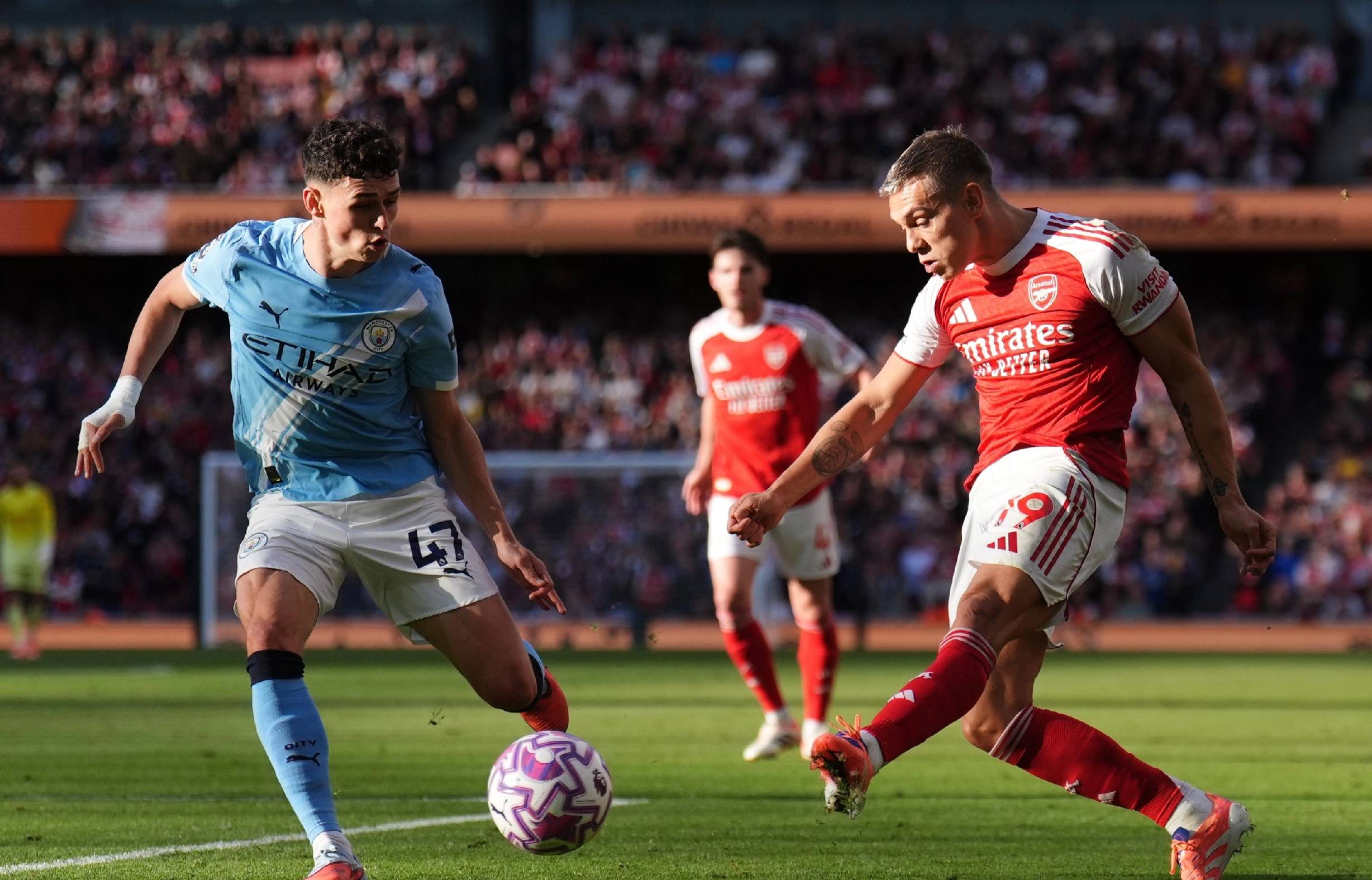 教滑雪也安排上了？还有什么是蔚来驾享小哥不会的吗！（连滑雪教学都包了？蔚来驾享小哥还有什么不会！）