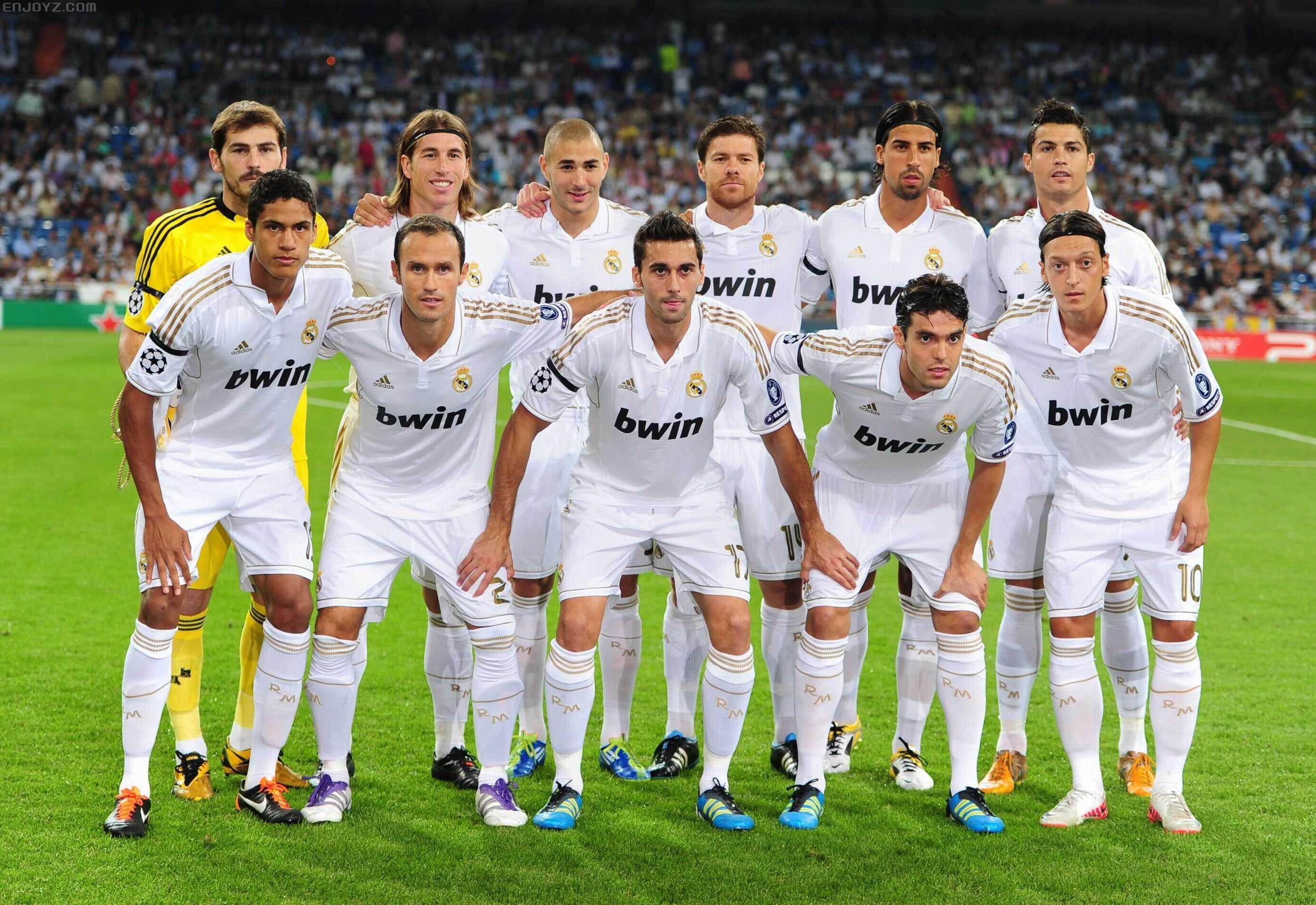 巴甲末轮赛前，内马尔获赠桑托斯生涯150球纪念品