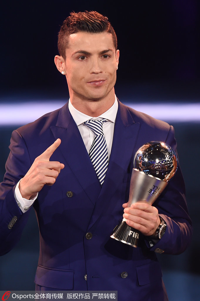 邮报：曼联的球探上周考察了奥林匹亚科斯中场穆扎基蒂斯