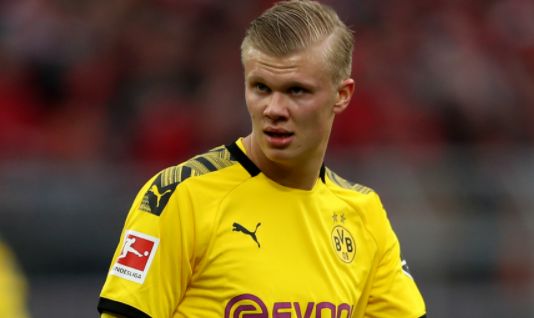 体坛：狼队想与徐彬签约4-5年，球员已搭乘航班前往英国（体坛消息：狼队计划与徐彬签约4至5年，球员已启程飞赴英国）