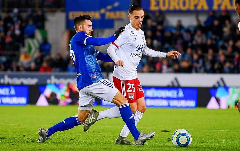 网球ATP年终总决赛：奥热-阿利亚西姆胜兹韦列夫