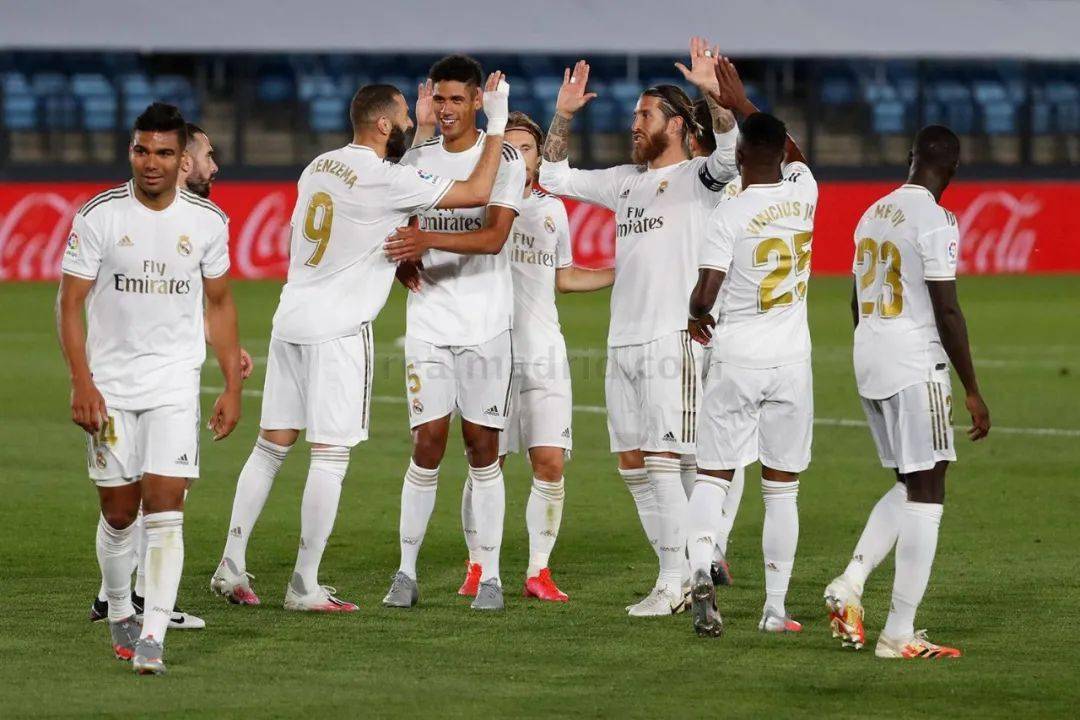 佩杜拉：罗马中场佩莱格里尼训练中受伤，队医担心他长期缺阵（佩杜拉：佩莱格里尼训练中受伤，罗马队医担忧其恐长期缺阵）