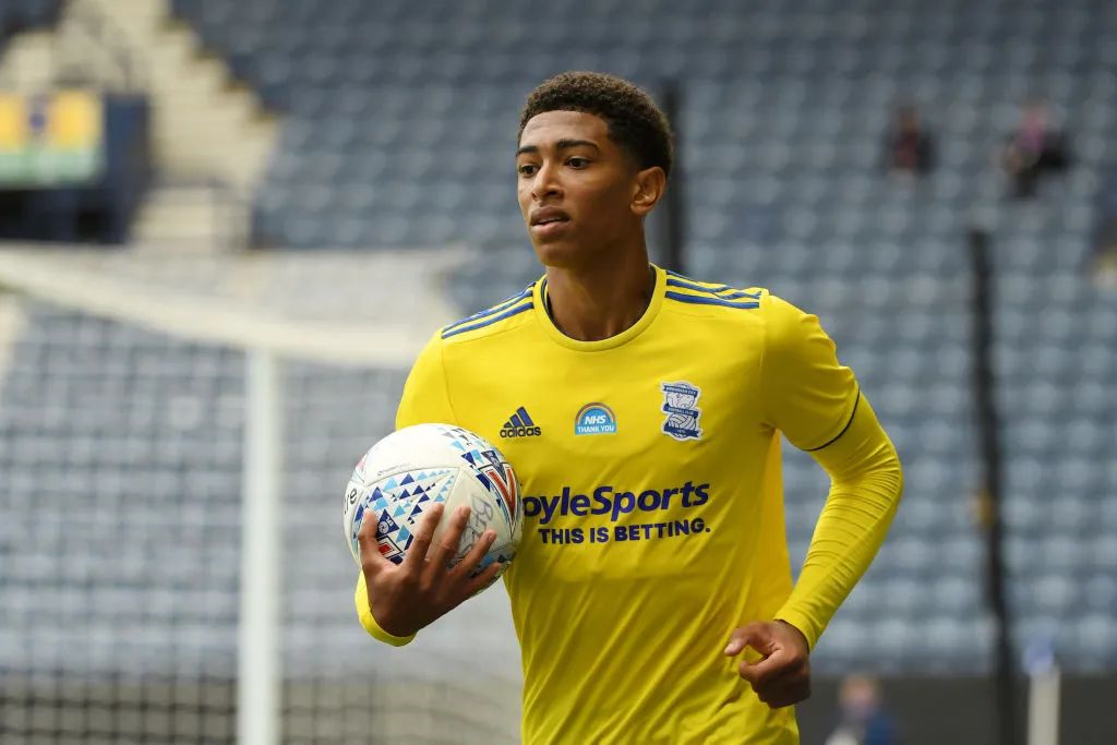 德拉古辛经纪人：球员不考虑离队，不知道转会传闻从何而来（经纪人回应：德拉古辛无意离队，转会传闻源头不明）