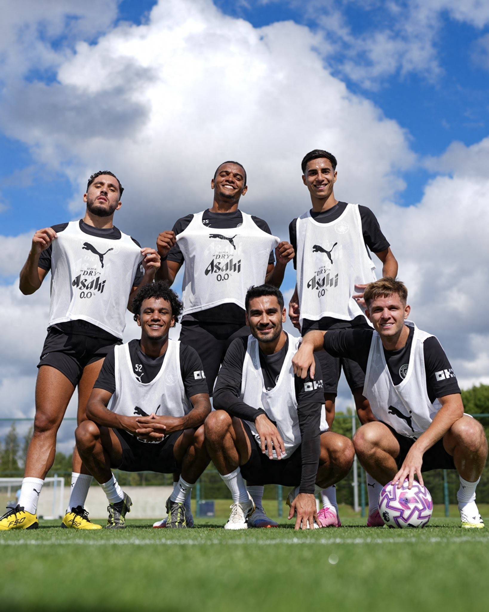 范佩西首次征召儿子进入费耶诺德比赛名单，但并未安排他出场