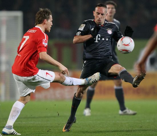 意甲前瞻：热那亚5轮不败进攻提升，国米加大轮换三主力缺席（意甲前瞻：热那亚近5轮不败攻势回升，国米扩大轮换三名主力缺阵）