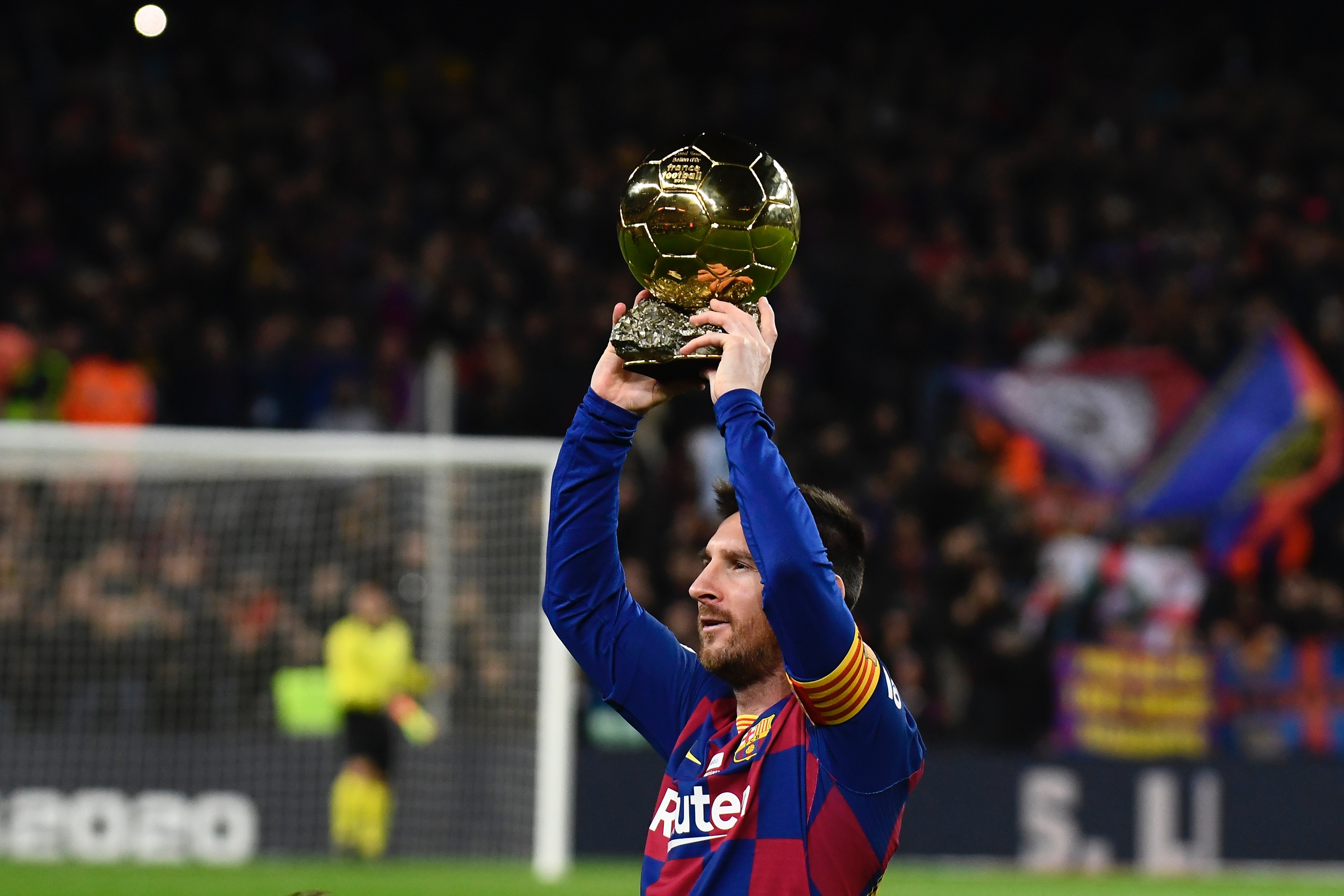 家族矛盾再升级？太阳报：贝克尔姆与妻子已取关长子布鲁克林（家族矛盾升级？太阳报称贝克尔姆夫妇已取消关注长子布鲁克林）