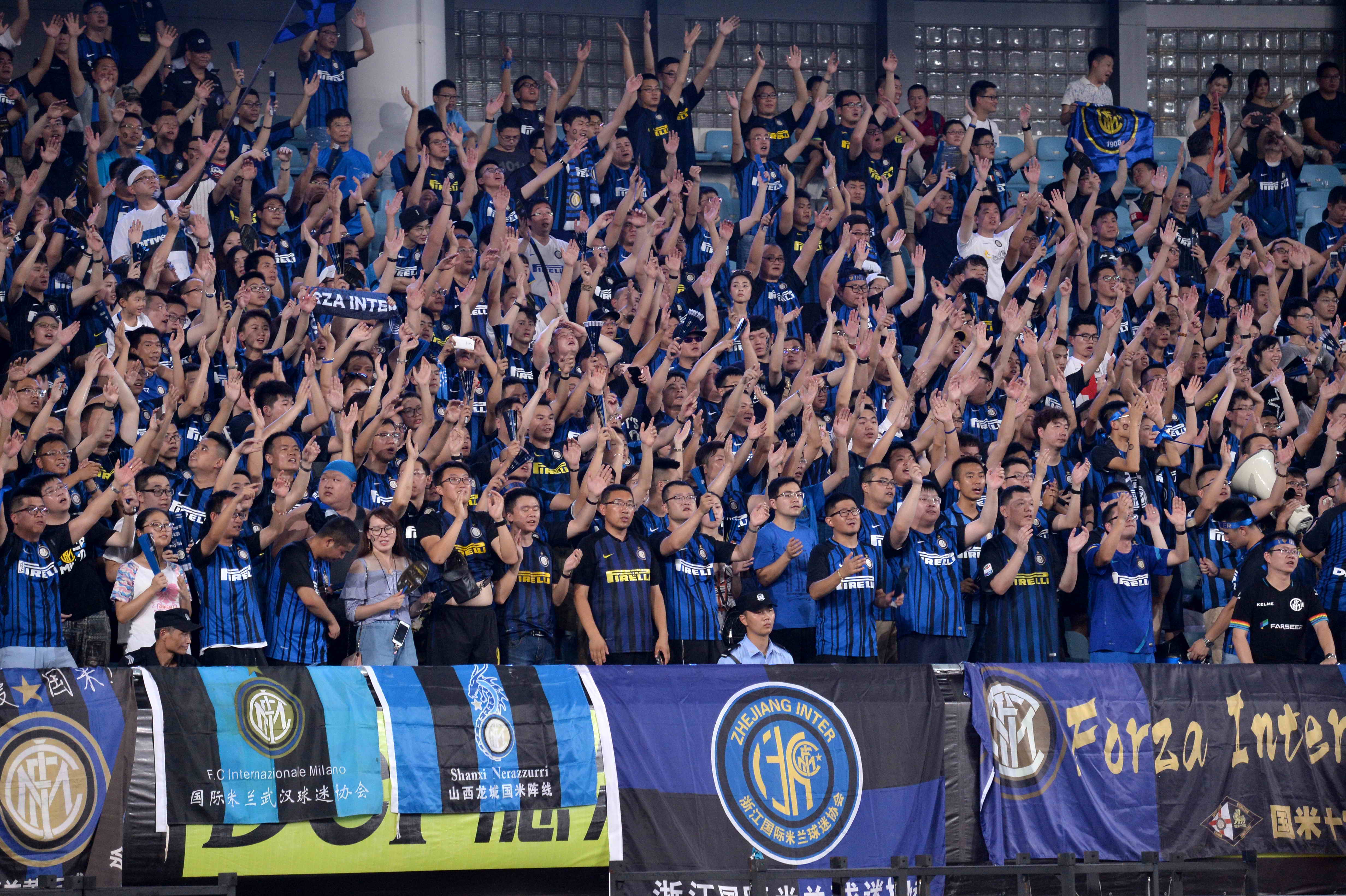 马内回顾与萨拉赫冲突：他解释说没看到我，后来我们更亲密了（马内谈与萨拉赫冲突往事：他解释当时没注意到我，之后我们关系更近了）