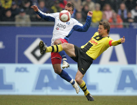 药厂高层谈滕哈赫：一开始选的方向就不太对，就算赢球也会解雇他（药厂高层：滕哈赫起步方向就错了，即使赢球也难免被解雇）