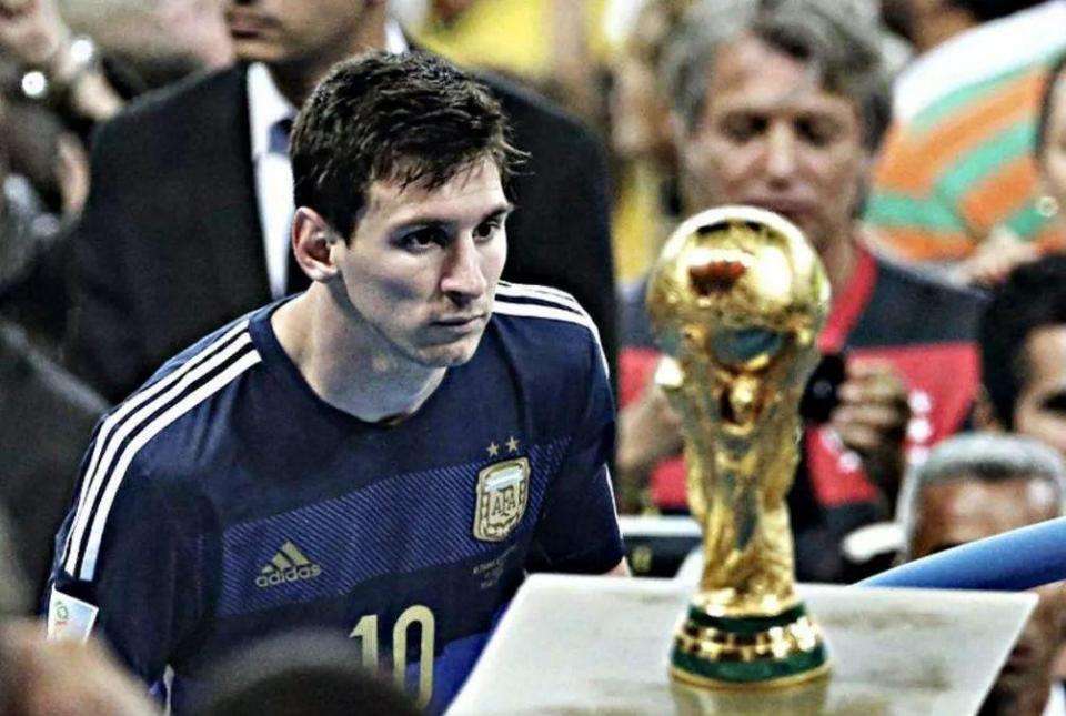 奥特加：梅西比以往时候更出色，他会确保明年世界杯时的状态（奥特加：梅西如今比过去更强，他会确保以最佳状态出战明年世界杯）