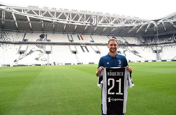 2025年度德甲积分榜：拜仁34场仅1负遥遥领先，勒沃库森第二（2025德甲积分榜：拜仁34战仅负一场领跑，勒沃库森位居次席）