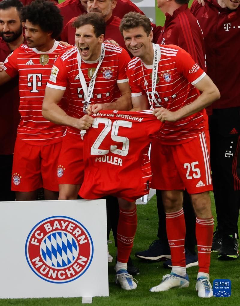 为时晚矣！希罗前三节14中3，末节3投全中砍下11分（觉醒太晚！希罗前三节14投3中，末节三投全进轰下11分）