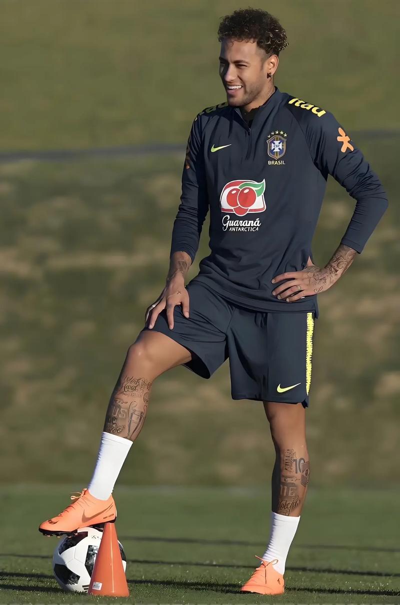 连续20场联赛进球2+，拜仁追平自己保持的德甲历史纪录（拜仁联赛连20场至少进2球，追平其保持的德甲历史纪录）